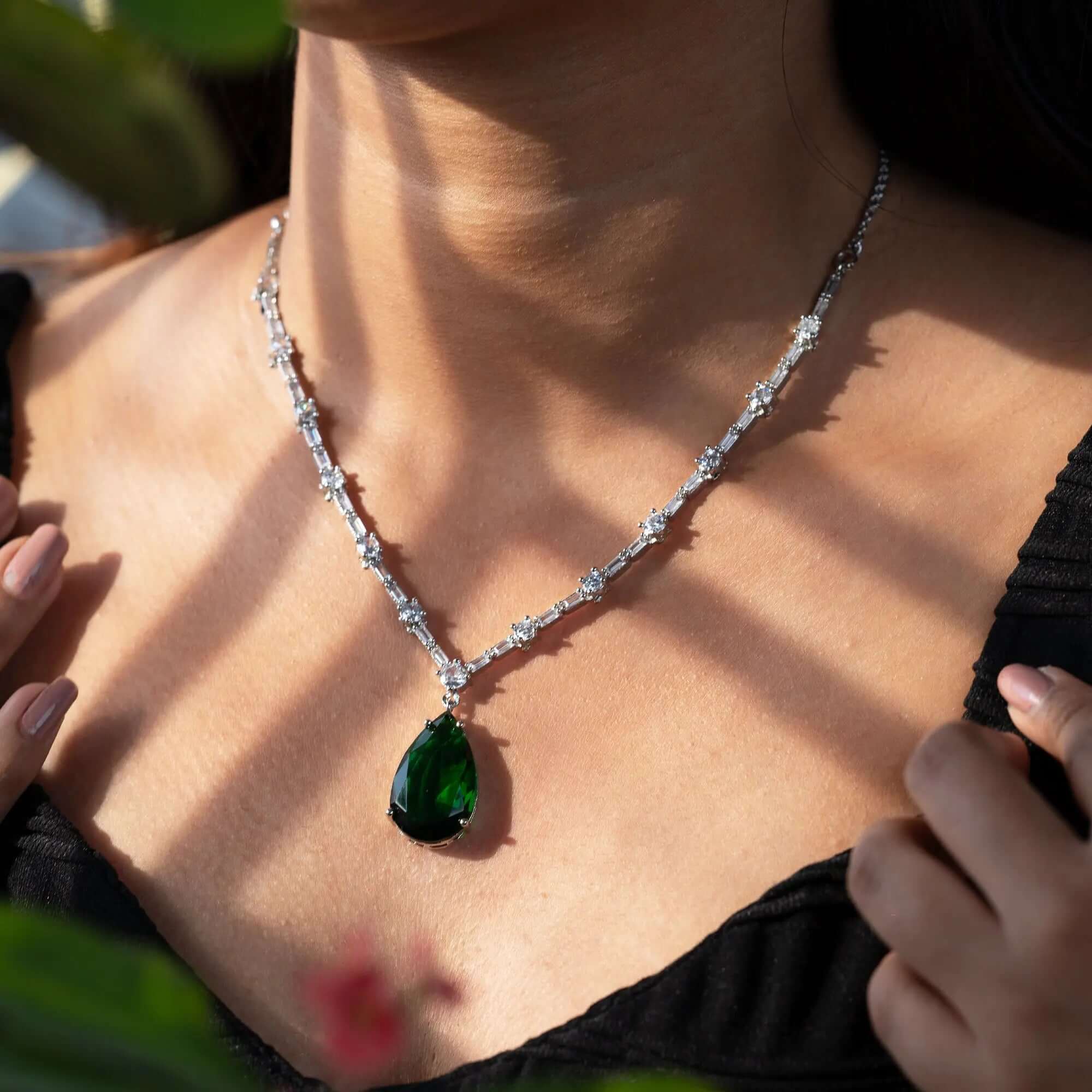 Emerald Necklace Set