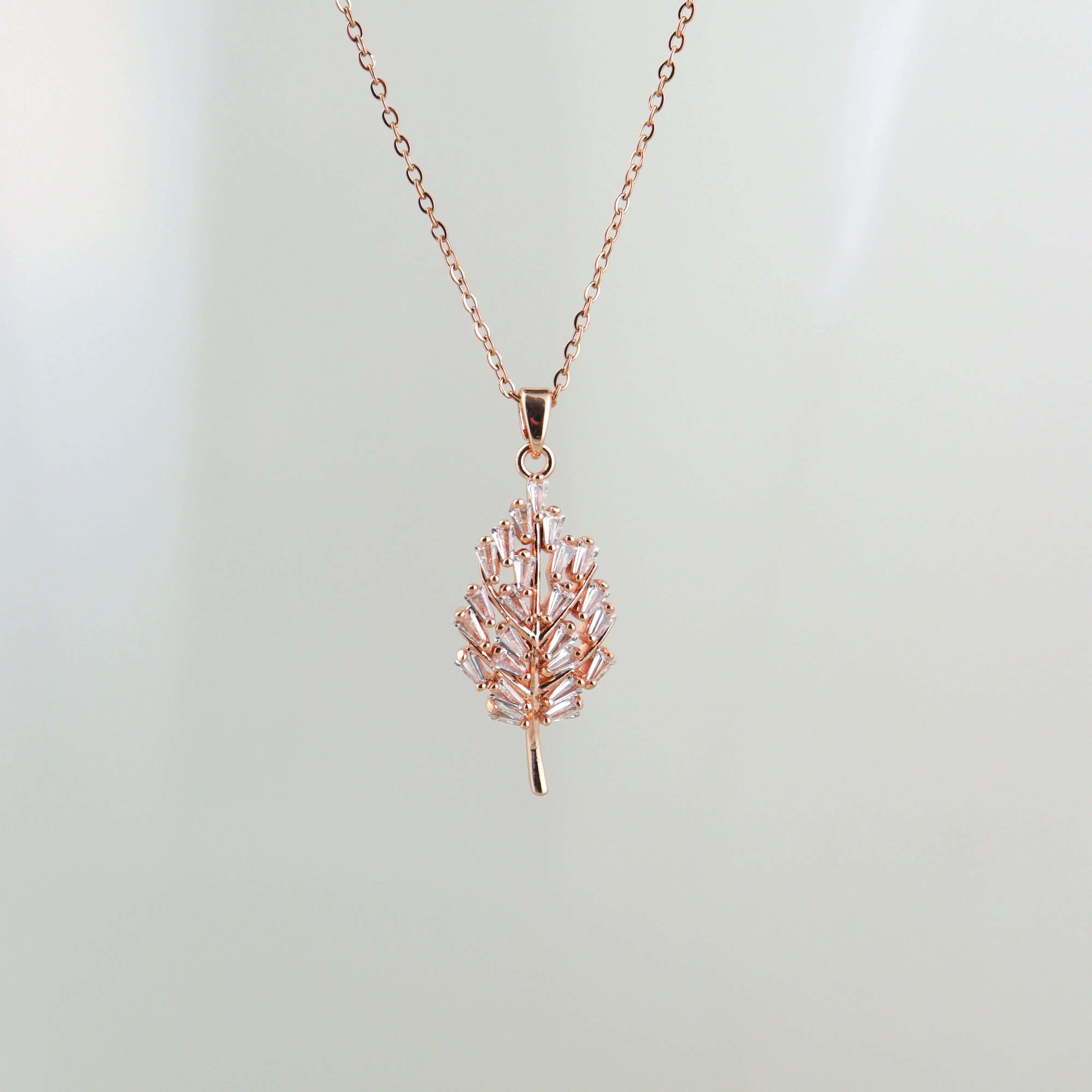 Leafy Bloom Pendant Chain - Own It Pure