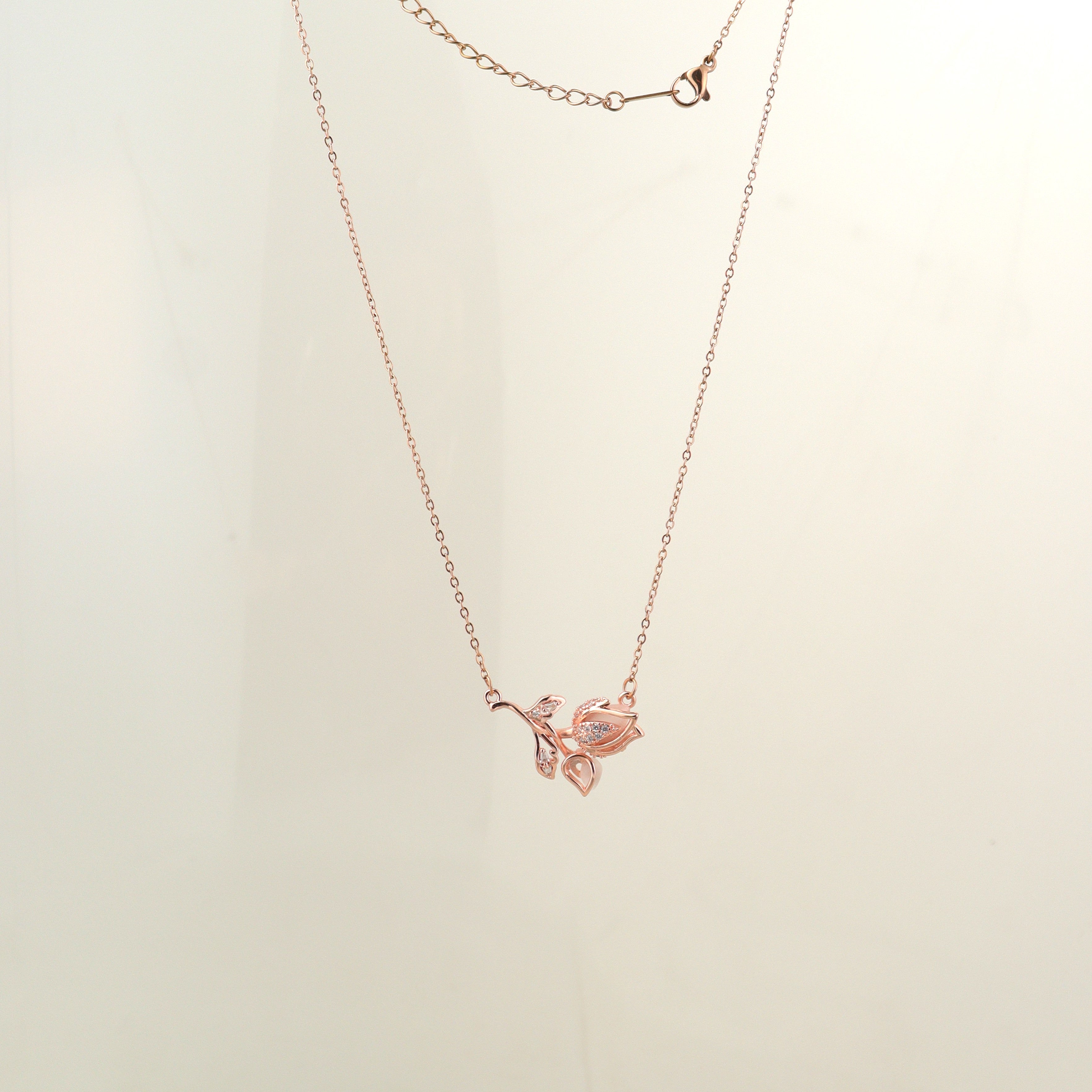 Rose Gold Rose Pendant Chain