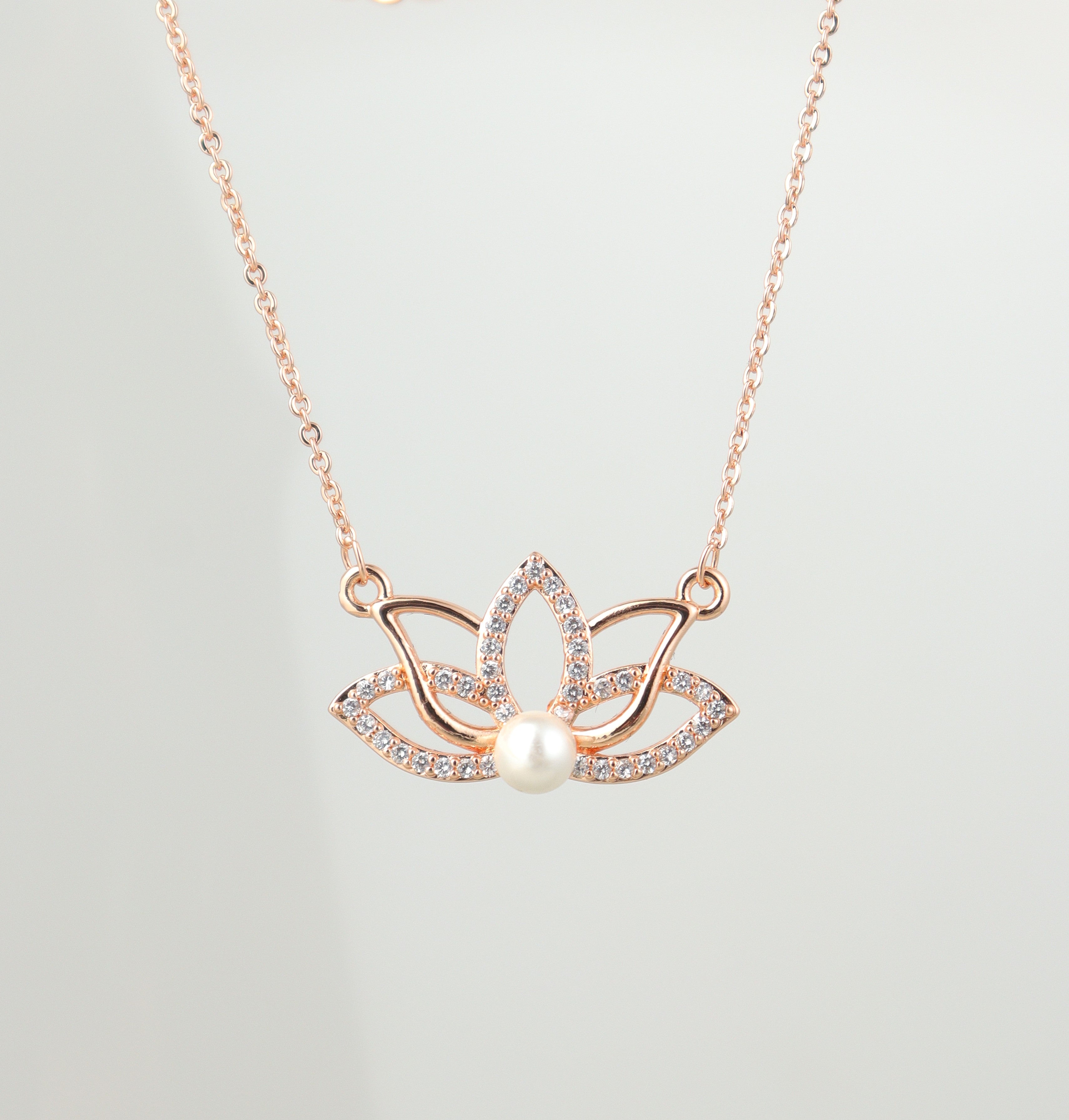 Pearl Lotus Pendant Chain